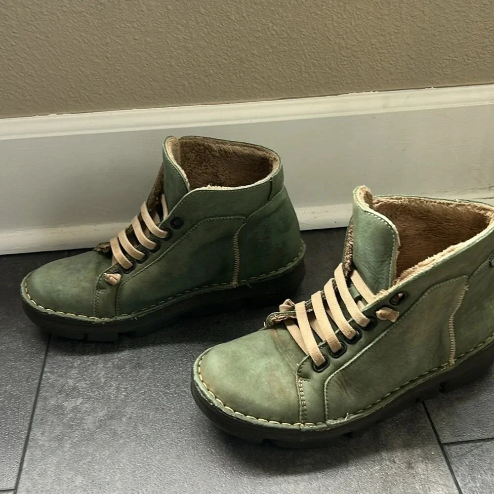 On Foot 29001 High Top Green  Sneaker in Kaki Khaki. Size 38